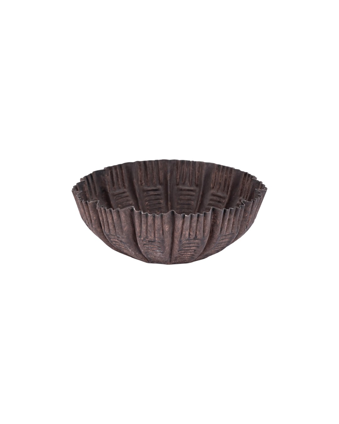 Fluted Scalloped Edge Metal Basin