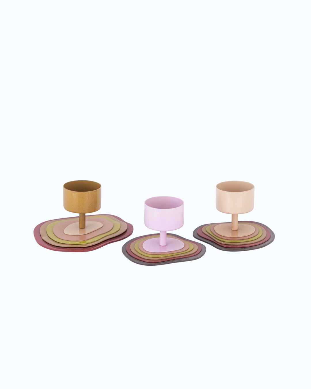 Wide Basin Pedestal Layered Holders