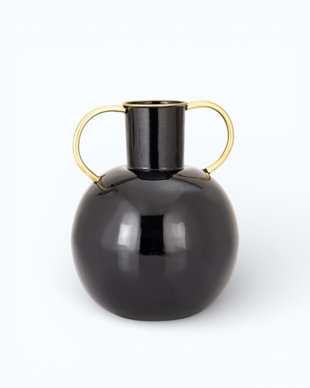 Spherical body with high-arched slim handles